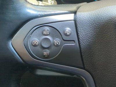 2017 Chevrolet Suburban — photo 32 view