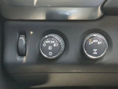 2017 Chevrolet Suburban — photo 30 view