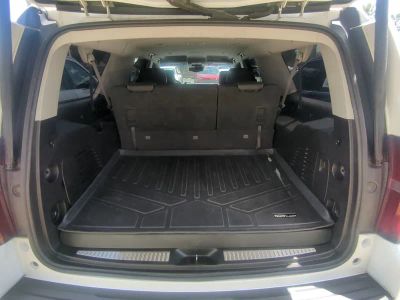 2017 Chevrolet Suburban — photo 14 view