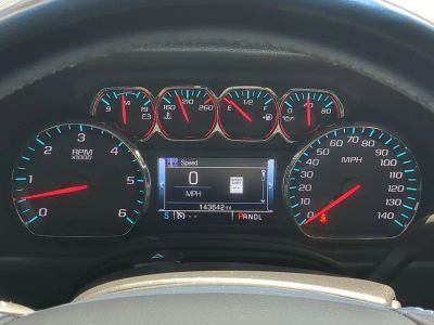 2017 Chevrolet Suburban — photo 35 view