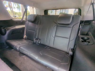 2017 Chevrolet Suburban — photo 16 view