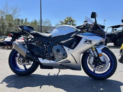 2026 Suzuki GSX-R750 - Photo 8