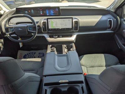 2025 Ford Expedition Max — photo 12 view