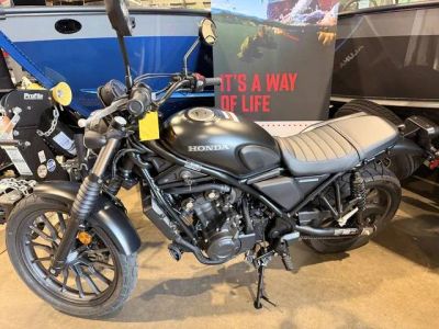 2025 Honda® SCL500 — front three-quarter view