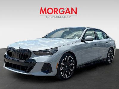 2027 BMW 5 Series — photo 7 view
