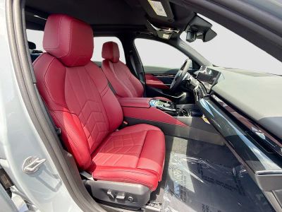 2027 BMW 5 Series — photo 15 view
