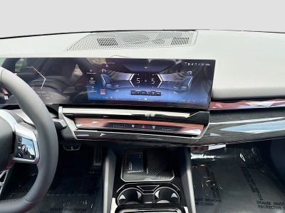 2027 BMW 5 Series — photo 19 view