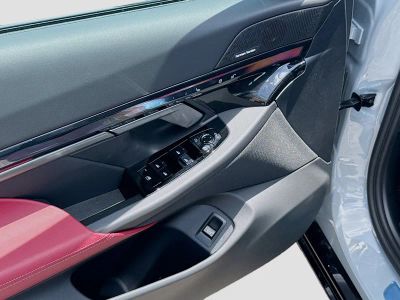 2027 BMW 5 Series — photo 22 view