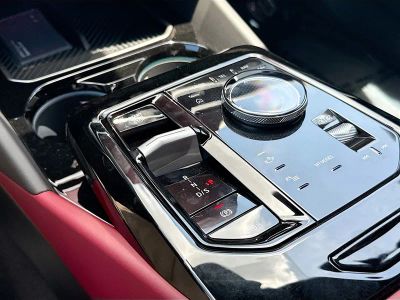 2027 BMW 5 Series — photo 28 view