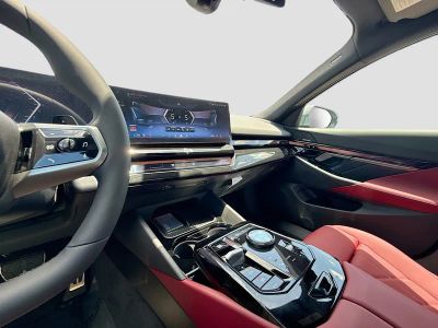 2027 BMW 5 Series — photo 27 view