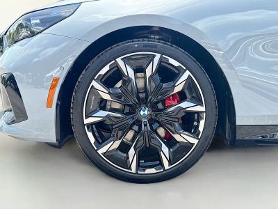 2027 BMW 5 Series — photo 41 view