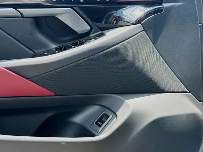 2027 BMW 5 Series — photo 23 view