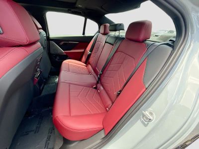 2027 BMW 5 Series — photo 20 view