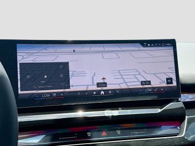 2027 BMW 5 Series — photo 32 view