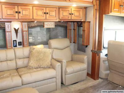 2017 Tiffin 40AP — photo 50 view