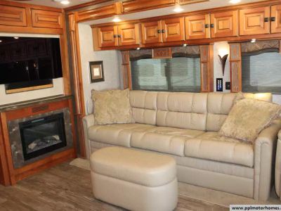 2017 Tiffin 40AP — photo 48 view