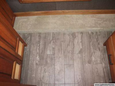 2017 Tiffin 40AP — photo 12 view