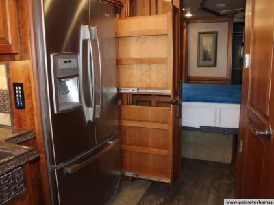 2017 Tiffin 40AP — photo 40 view