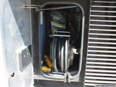2017 Tiffin 40AP — photo 69 view