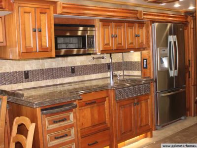 2017 Tiffin 40AP — photo 31 view