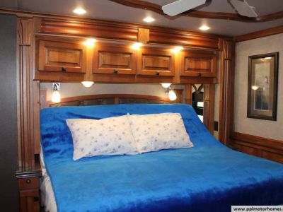 2017 Tiffin 40AP — photo 7 view
