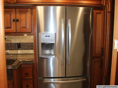 2017 Tiffin 40AP — photo 36 view