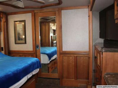2017 Tiffin 40AP — photo 11 view