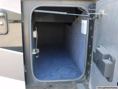 2017 Tiffin 40AP — photo 65 view