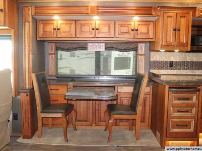 2017 Tiffin 40AP — photo 44 view