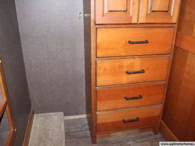 2017 Tiffin 40AP — photo 19 view