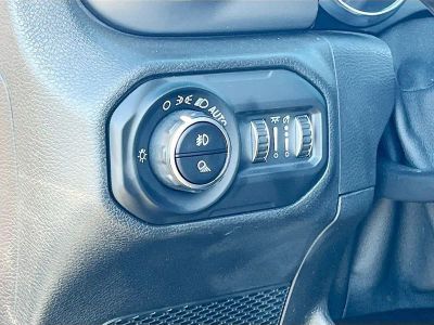2021 Jeep Gladiator — photo 10 view