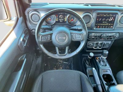 2021 Jeep Gladiator — photo 22 view