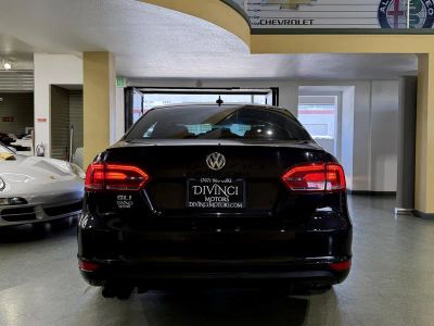 2013 Volkswagen Jetta — interior view