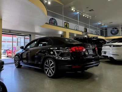 2013 Volkswagen Jetta — side profile view