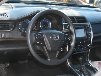 2016 Toyota Camry - Photo 8