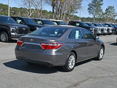 2016 Toyota Camry - Photo 4