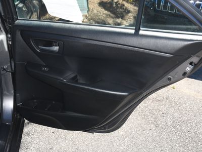 2016 Toyota Camry - Photo 18