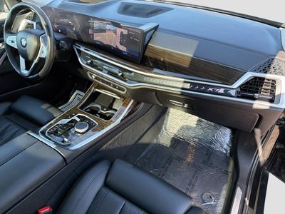 2023 BMW X7 — photo 13 view