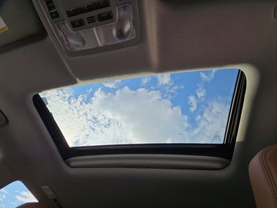 2019 Toyota Highlander — photo 10 view