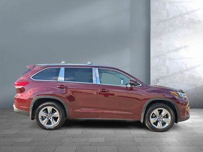 2019 Toyota Highlander — rear three-quarter view