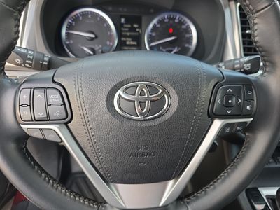 2019 Toyota Highlander — photo 14 view
