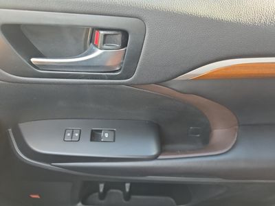 2019 Toyota Highlander — photo 13 view