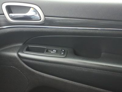 2020 Jeep Grand Cherokee - Photo 23