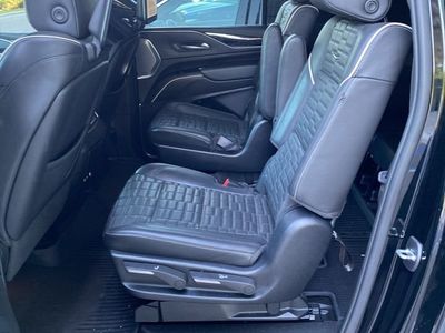 2023 Cadillac Escalade ESV - Photo 7