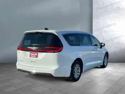 2025 Chrysler Pacifica - Photo 6