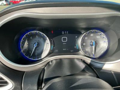 2025 Chrysler Pacifica - Photo 10