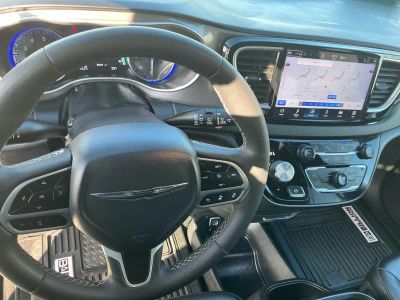 2025 Chrysler Pacifica - Photo 14