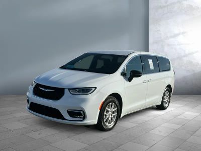 2025 Chrysler Pacifica - Photo 1