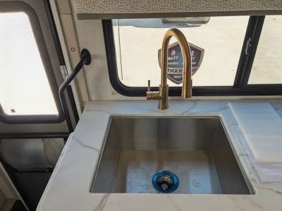2027 Thor Motor Coach CHATEAU — photo 11 view