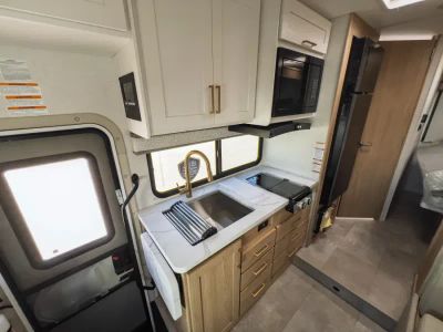 2027 Thor Motor Coach CHATEAU — photo 10 view